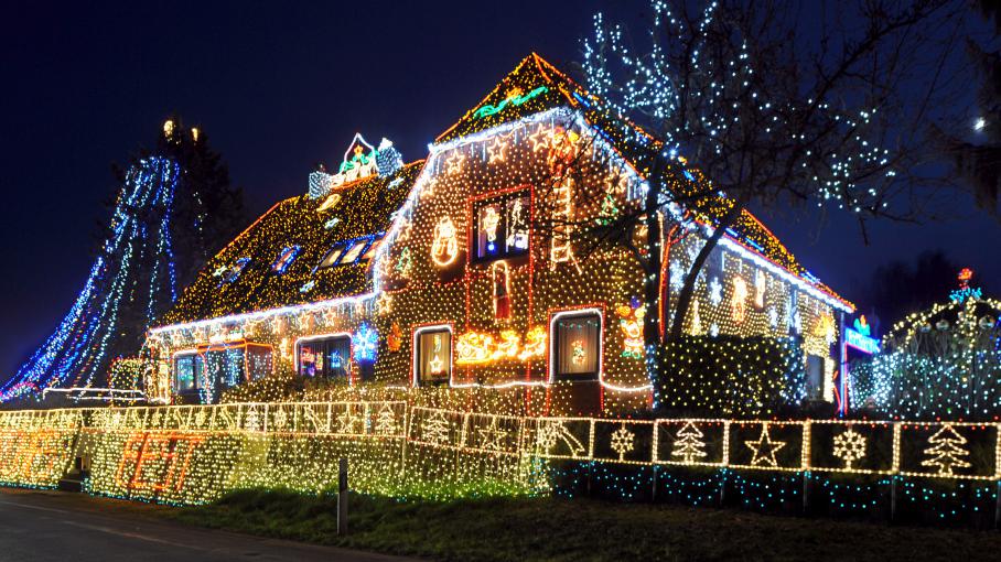 VIDEO. Pour Noël, un Allemand décore sa maison avec 400 000 lumières