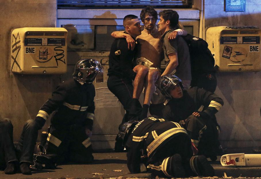 En Images Attentats De Paris Ces Photos Que Lon Noubliera Jamais 