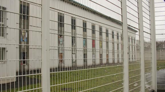 Toute la prison n'est pas soumise à la méthode Respect. Ce bâtiment est un centre de détention avec un régime de détention plus conventionnel.