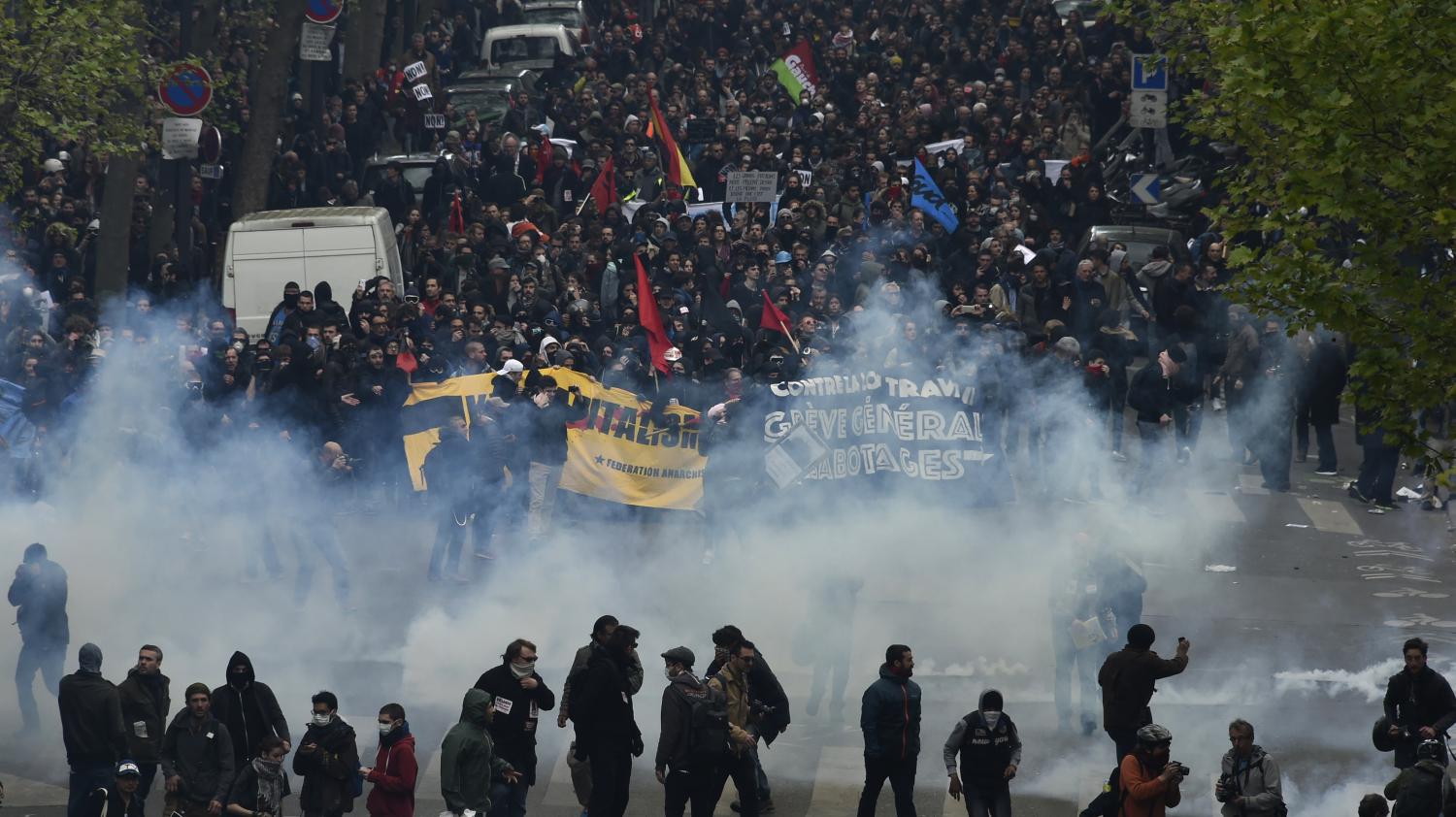 VIDEO De violents heurts ont émaillé la manifestation contre la loi