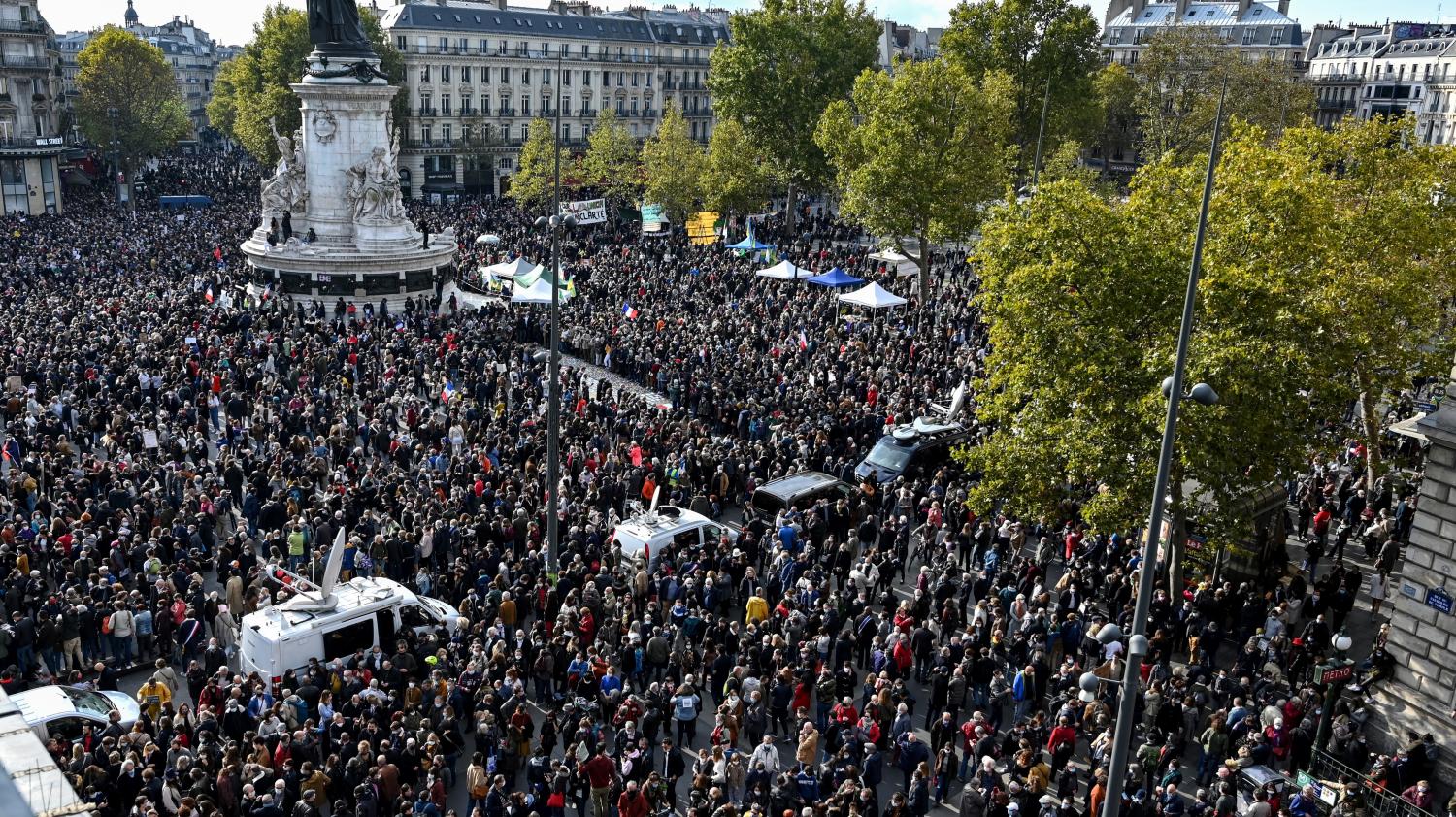 Paris L Hommage Samuel Paty Rassemble Des Dizaines De Milliers De