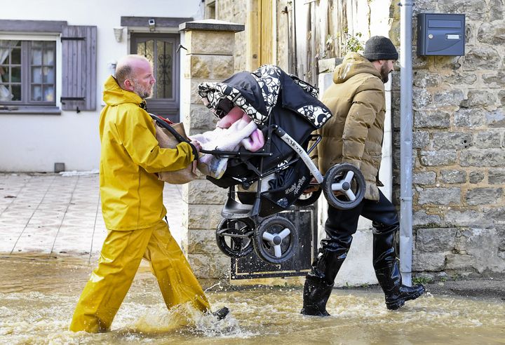 En Images Inondations Dans Le Pas De Calais Habitants Vacu S