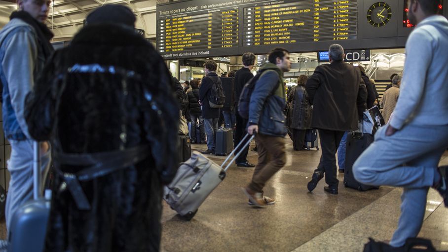 Homme Tout Nu Gare De Lyon