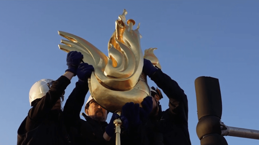 Notre Dame retour du coq au sommet de la cathédrale