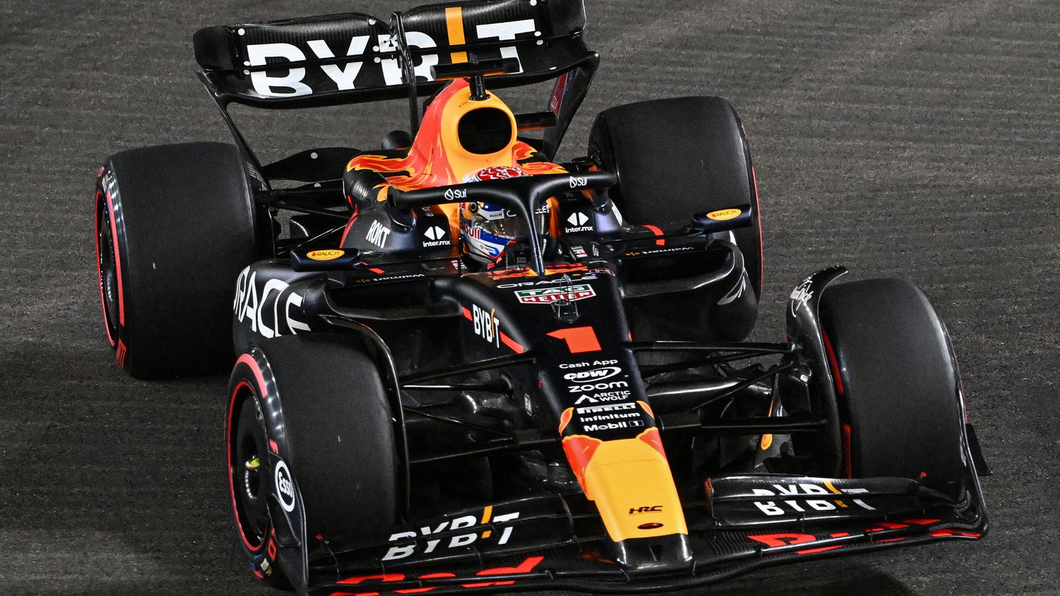 F Red Bull Et Max Verstappen Se Loupent Compl Tement En