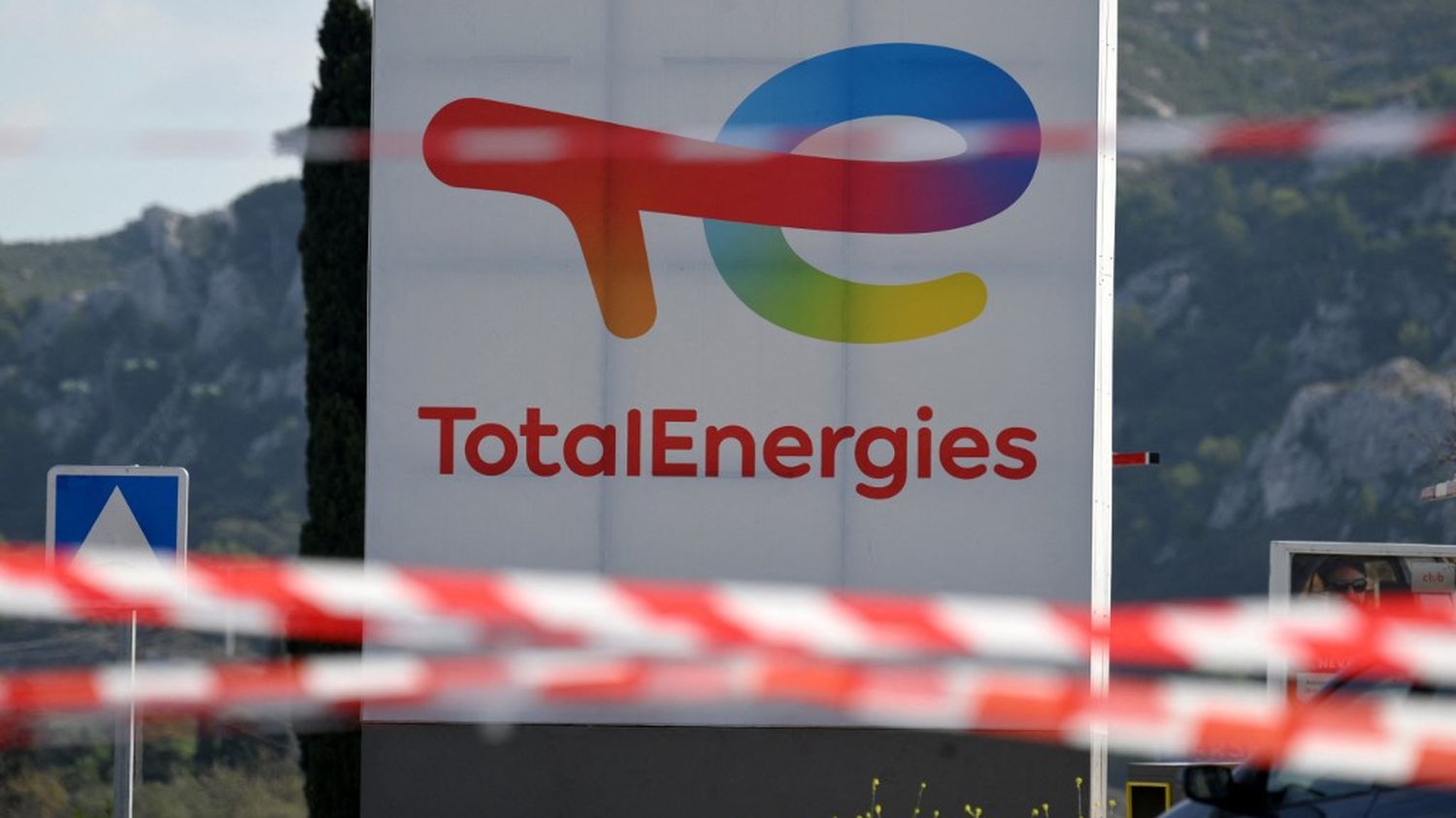 Pénurie de carburant la bataille des chiffres entre TotalEnergies et