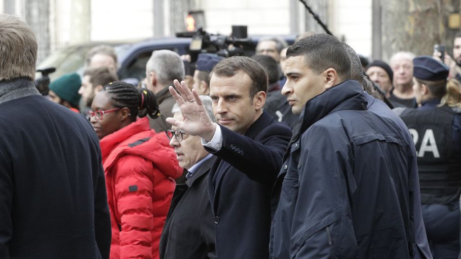 Gilets jaunes quelle réponse politique le gouvernement doit il