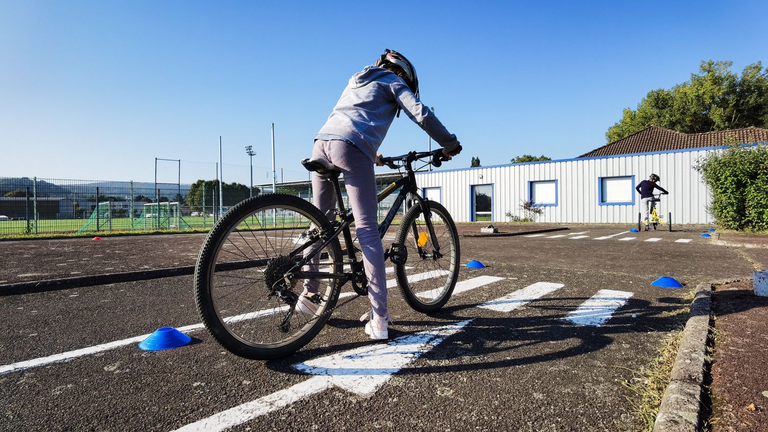 franceinfo junior À pied en vélo ou en trottinette comment