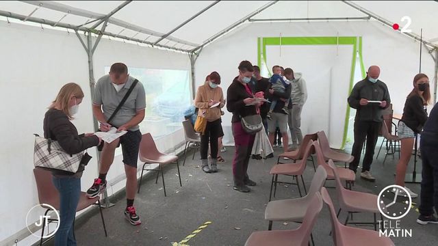 Covid Les Vacanciers Prennent Dassaut Les Centres De D Pistage Du