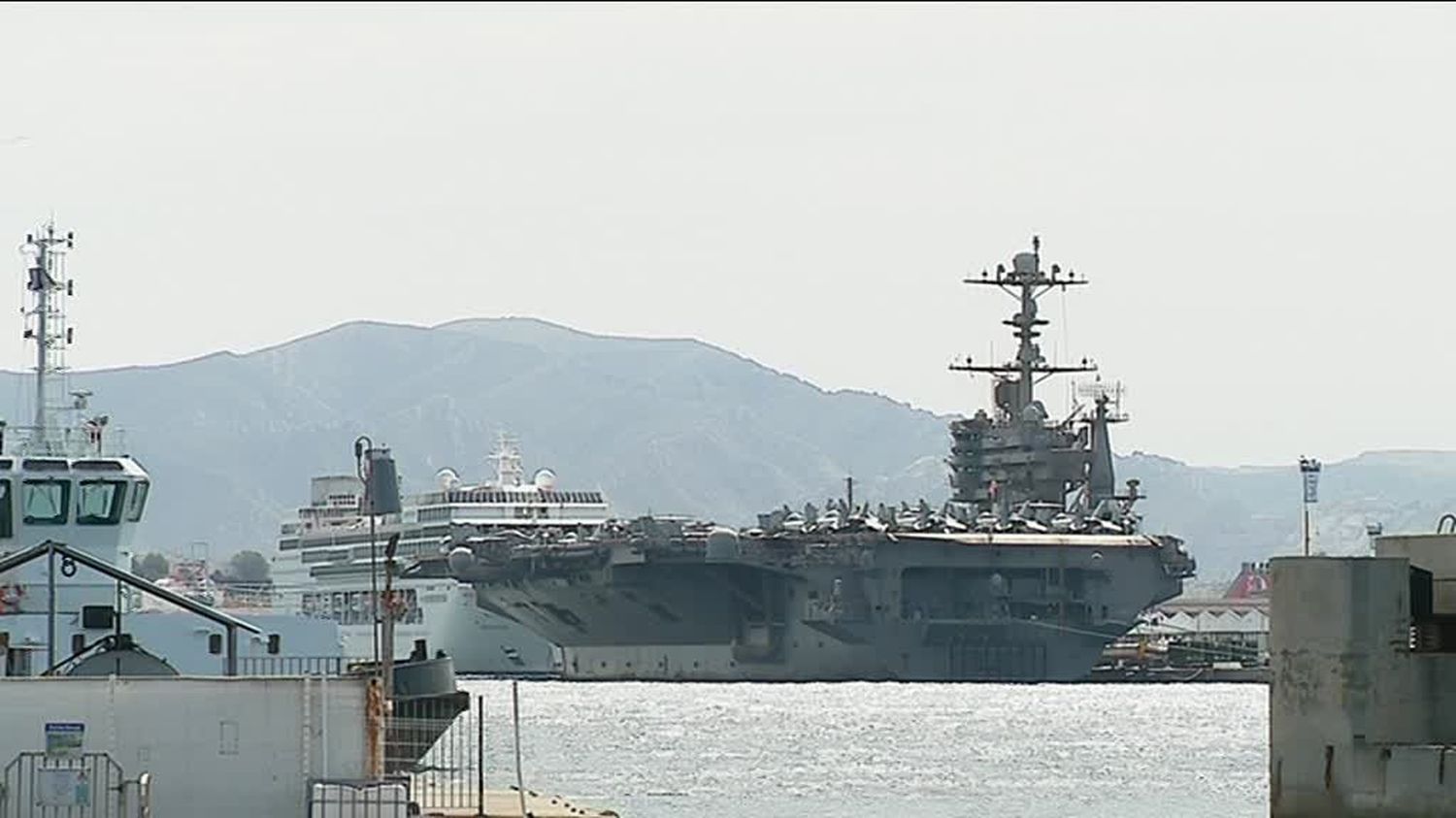 VIDEO L impressionnant porte avions américain USS John C Stennis est à