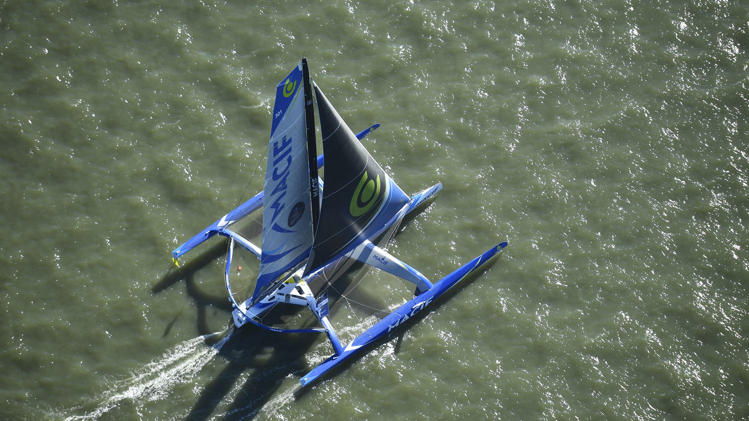 Voile François Gabart pulvérise le record du tour du monde en