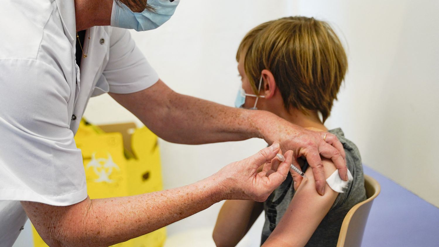 Covid 19 Face Aux Questions Sur La Vaccination Des Enfants Une