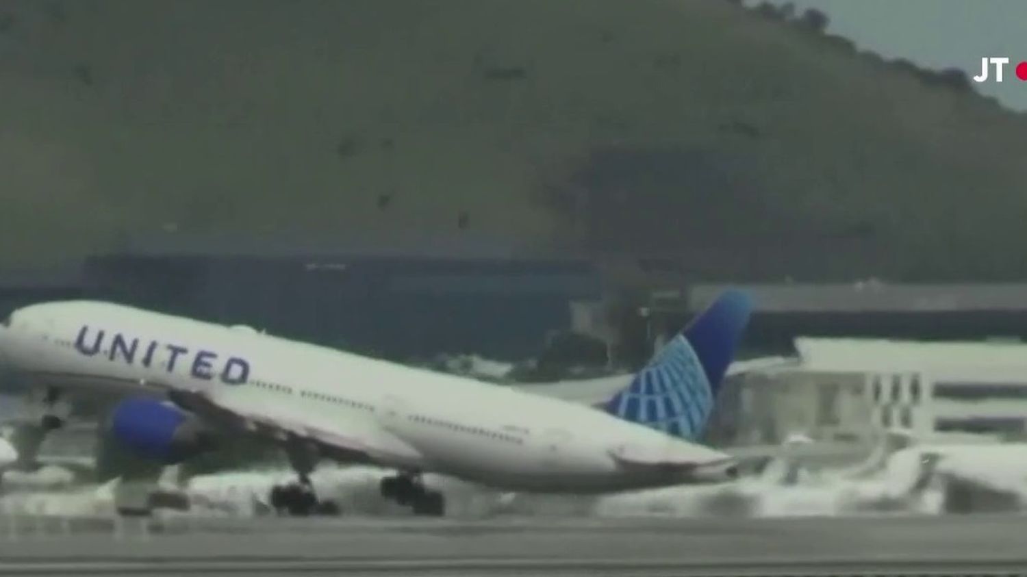 Video Un Avion Perd Une Roue Au D Collage San Francisco Nouvel