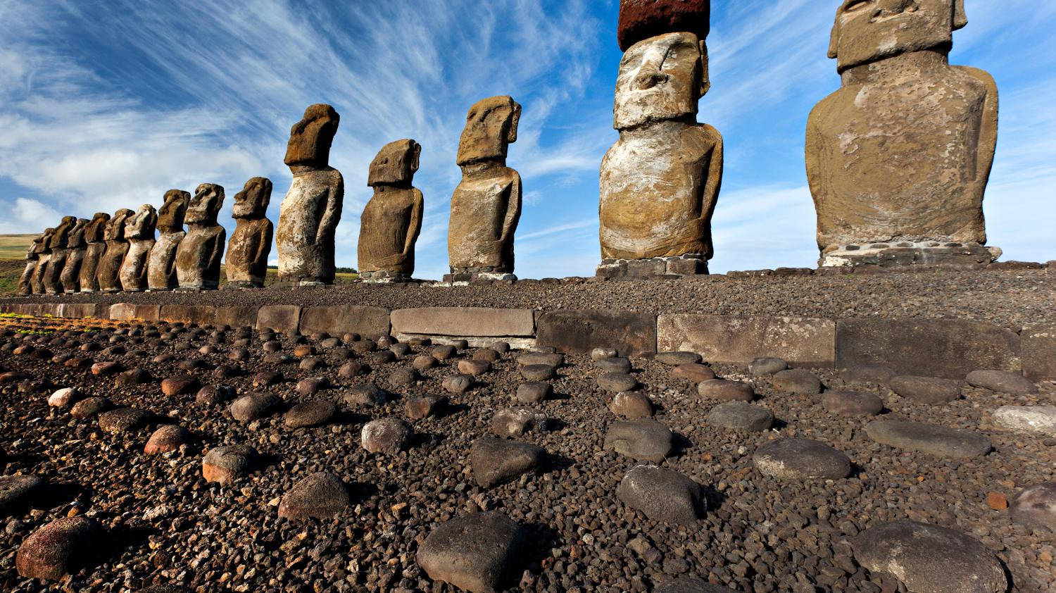 Les statues de l'île de Pâques auraient été transportées ...