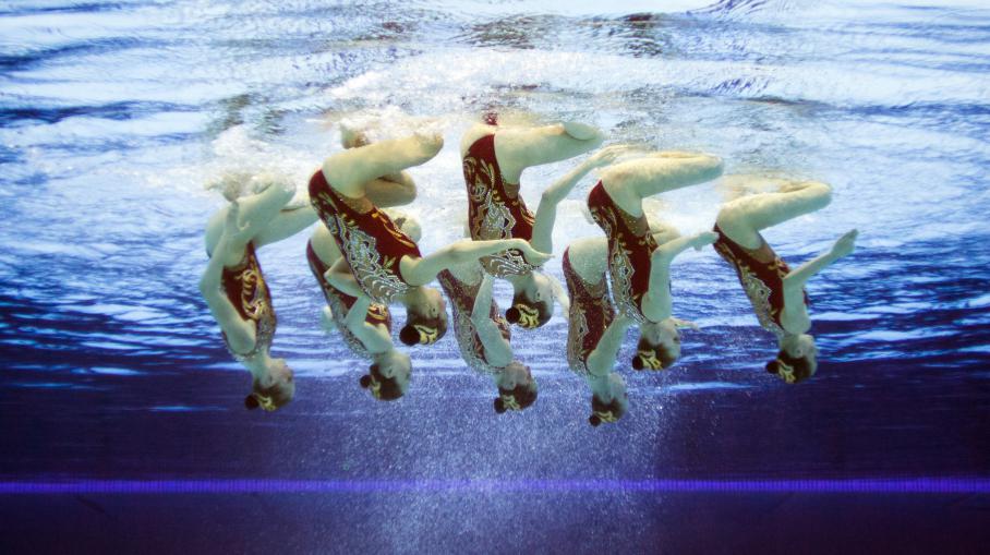  VIDEO  Aux JO ballet russe de natation synchronis e