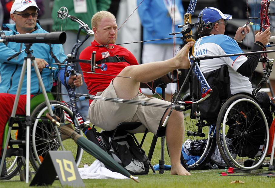 L'archer am&eacute;ricain Matt Stutzman lors de l'&eacute;preuve individuelle de tir &agrave; l'arc, le 30 ao&ucirc;t 2012.