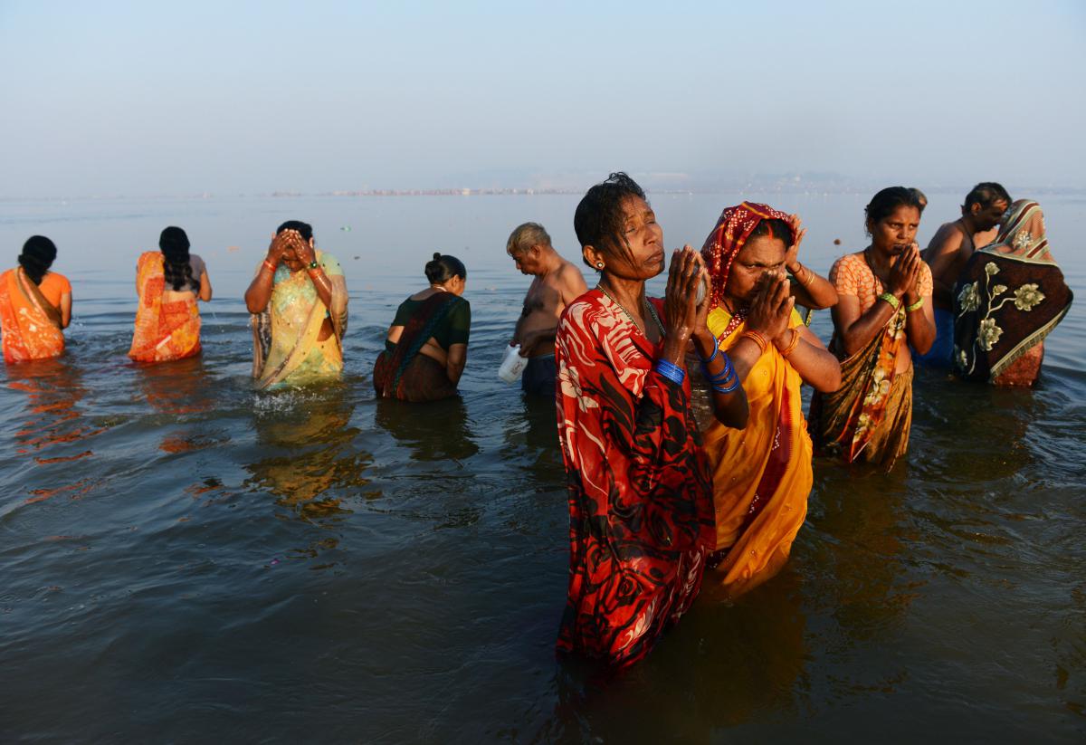 Des millions d'Indiens se baignent dans le Gange pour la Kumbh Mela