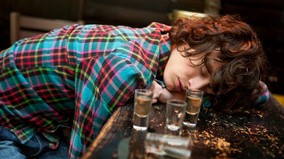 Alcool Pourquoi Les Adolescents Boivent Toujours Plus 