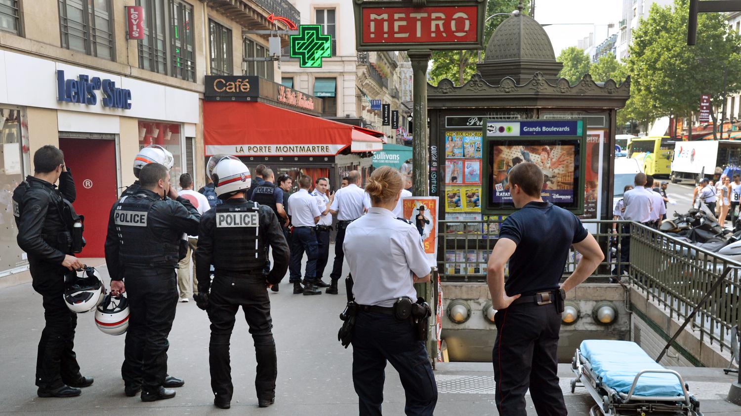 VIDEO. Paris : Un Braquage S'achève Par Une Fusillade Dans Le Métro