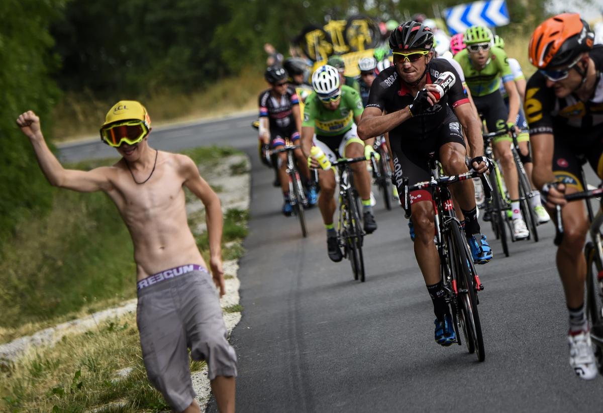 EN IMAGES. Les fans les plus allumés du Tour de France 2015