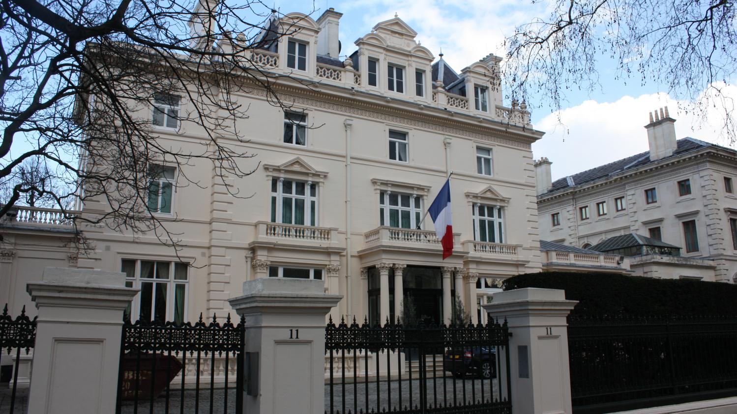 L ambassade  de  France   Londres a un probl me de  voisinage