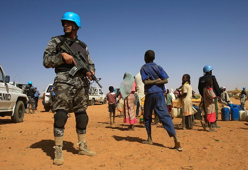 Les Casques Bleus, Ces Soldats De La Paix Dans Le Monde