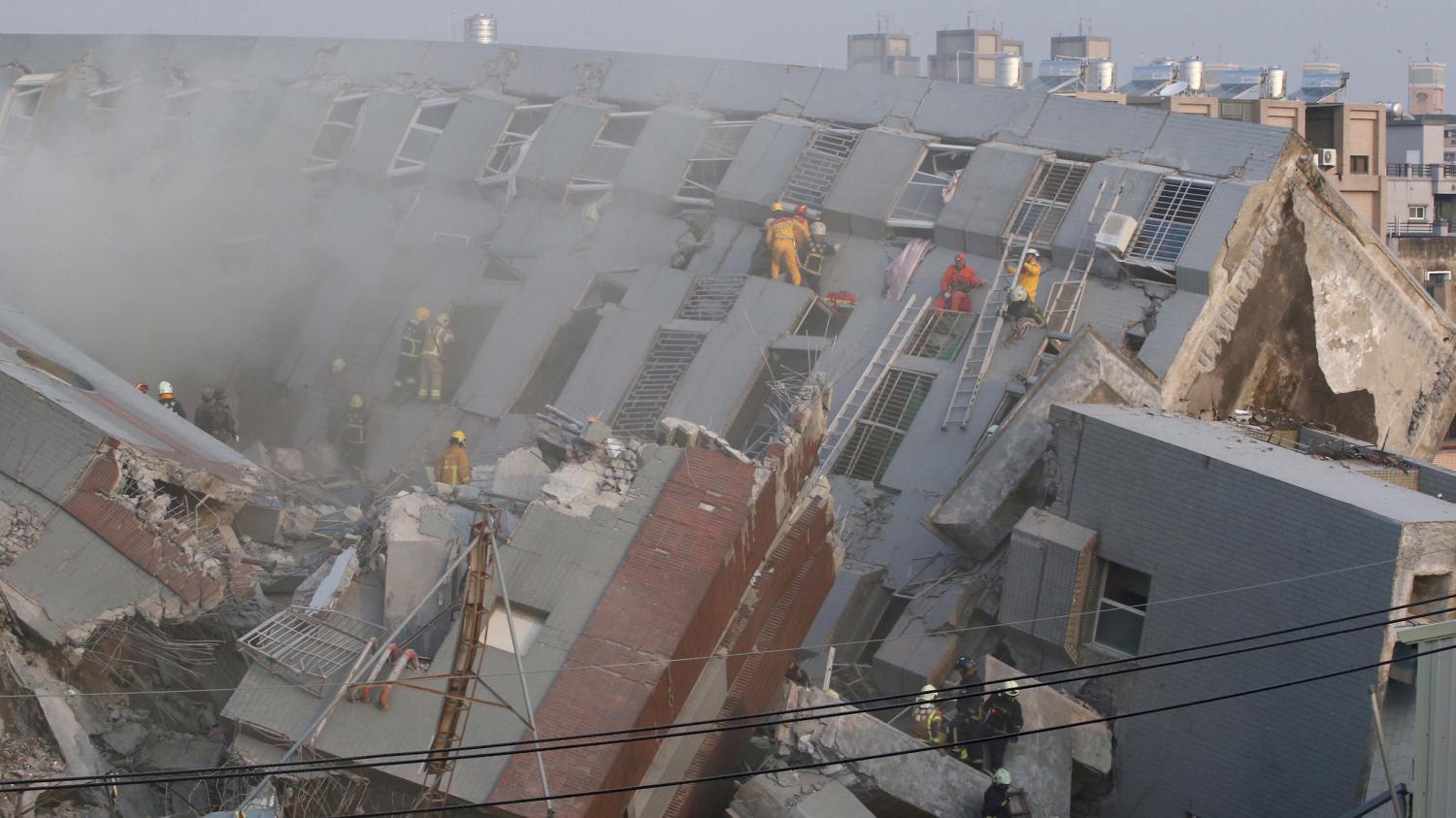 Taïwan Un Tremblement De Terre Fait Au Moins 14 Morts