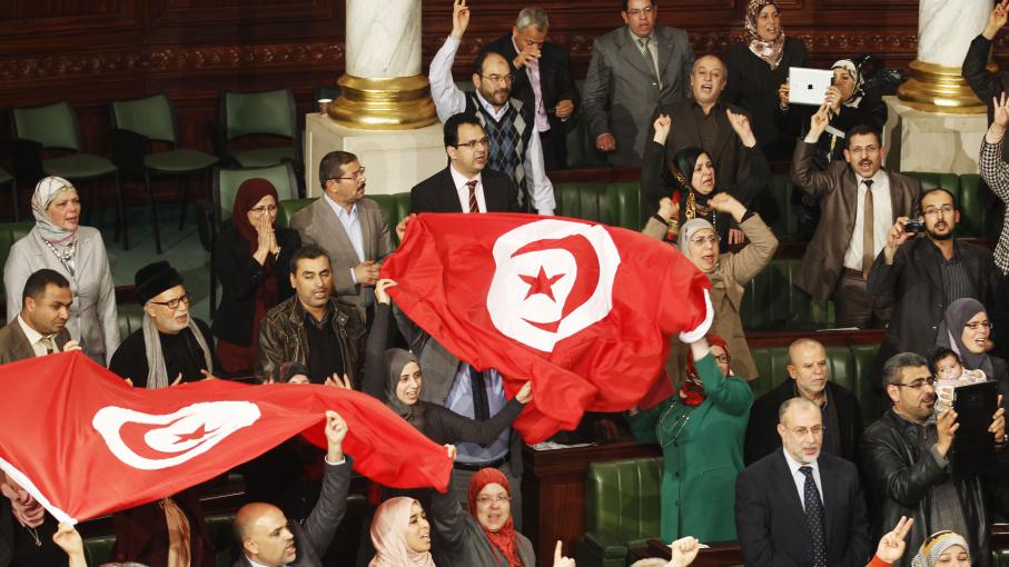 Tunisie : La Constitution Adoptée Dans La Liesse