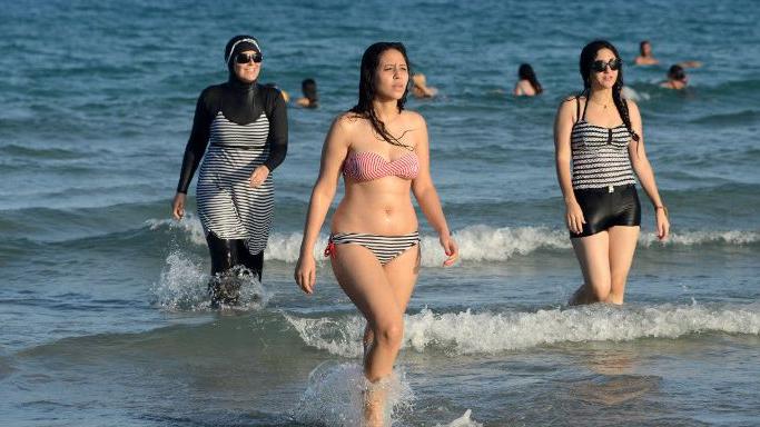 Le Burkini Ou Le Bikini De Rabat à Alger Le Débat Est Loin Dêtre