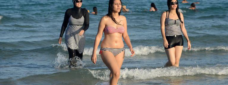 Le Burkini Ou Le Bikini De Rabat à Alger Le Débat Est