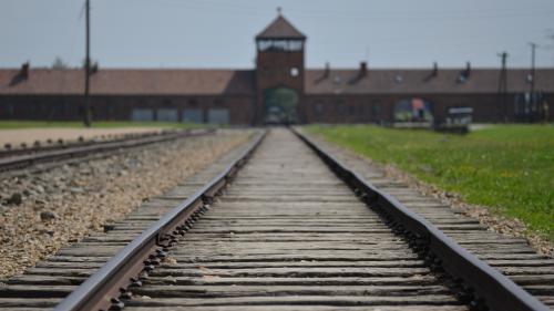 Libération du camp d'Auschwitz : Esther Sénot, 92 ans, se souvient