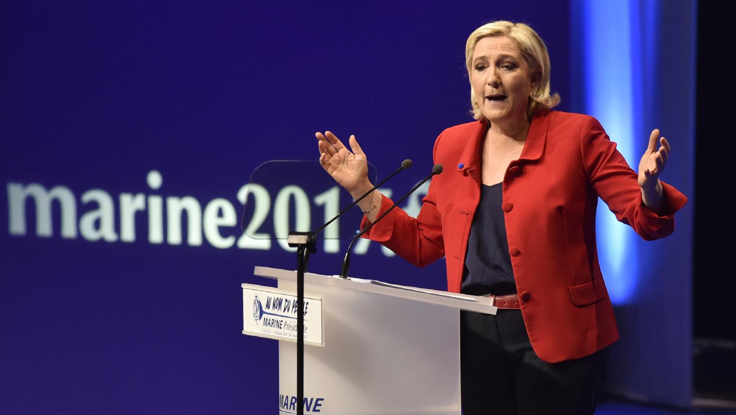 Marine Le Pen en campagne sur ses terres d'élection dans le Nord