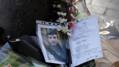 Policier tué sur les Champs-Elysées : quatre hommes devant les juges