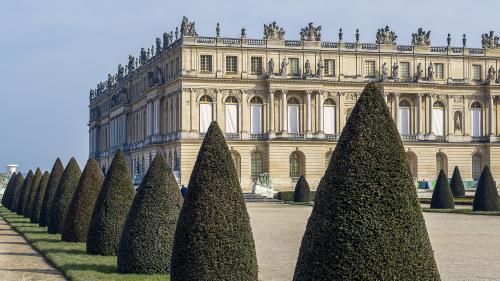 Coronavirus : le château de Versailles reste silencieux