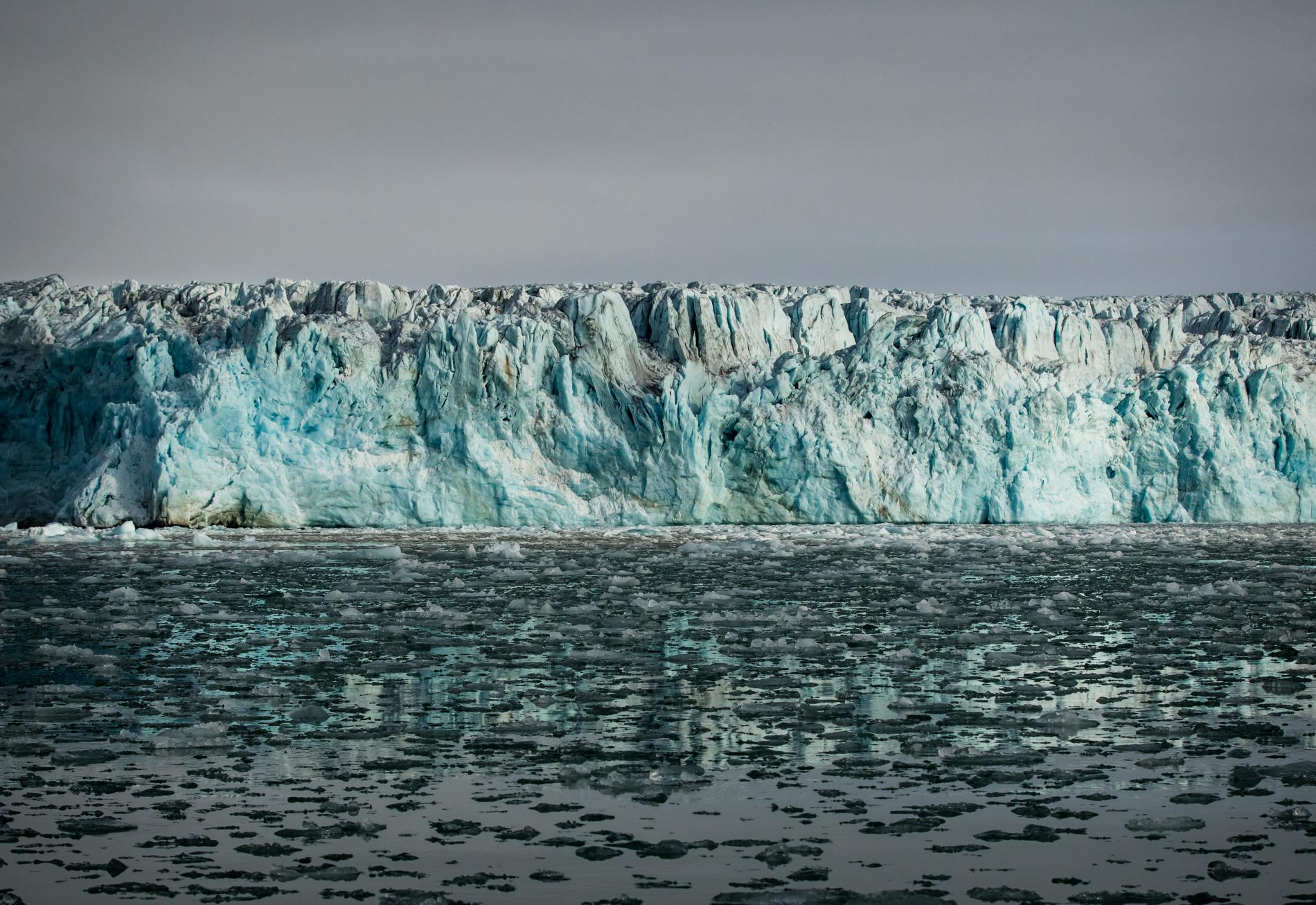 Le glacier de Lilliehook, sur l\'île de Spitzberg, dans l\'archipel de Svalbard (Norvège), en 2017.&nbsp;