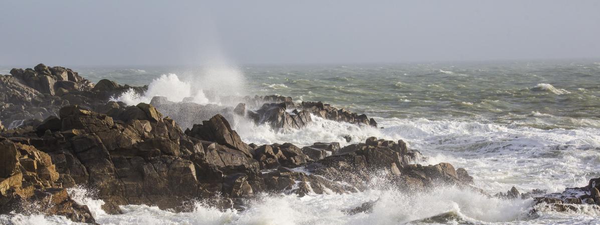 La tempête Carmen touche les côtes du département de la Loire-Atlantique, à Batz-sur-Mer, le 30 décembre 2017.