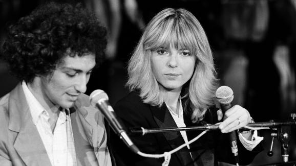 France Gall au côté de Michel Berger, lors d\'un enregistrement à Nogent-sur-Marne (Val-de-Marne), en 1980.