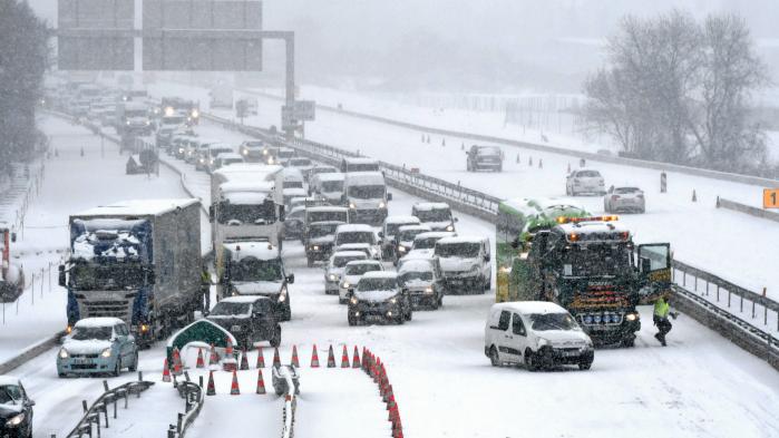 Neige : des automobilistes encore bloqués sur l'A9