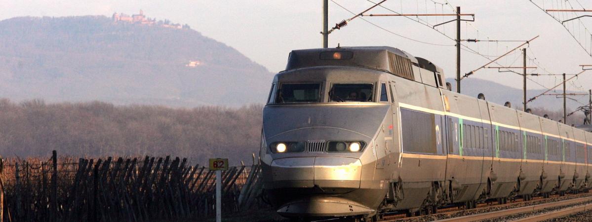 Un TGV en Alsace, en 2005.