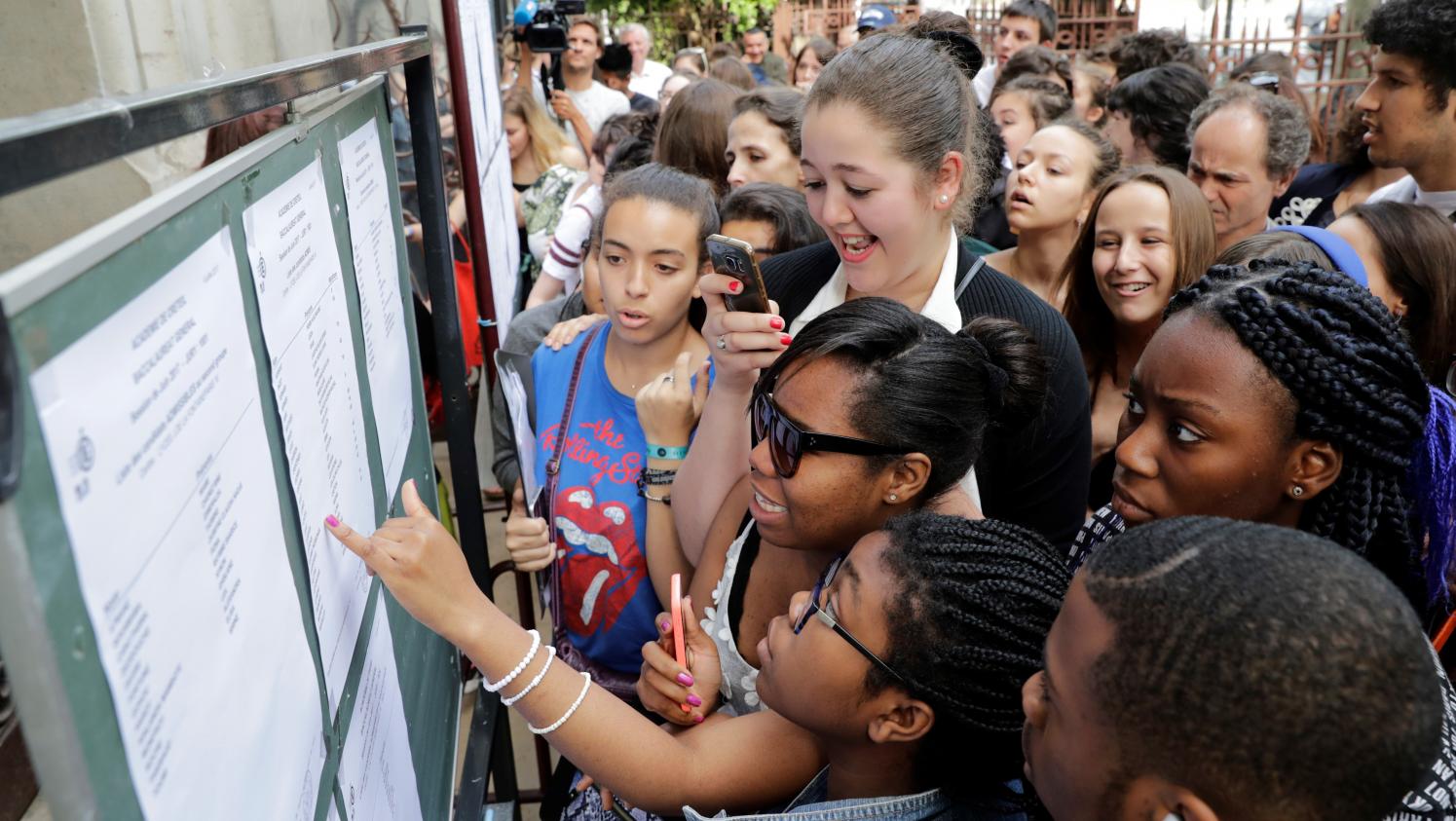 Résultat de recherche d'images pour "Votre lycée est-il performant ? Vérifiez-le avec notre moteur de recherche"