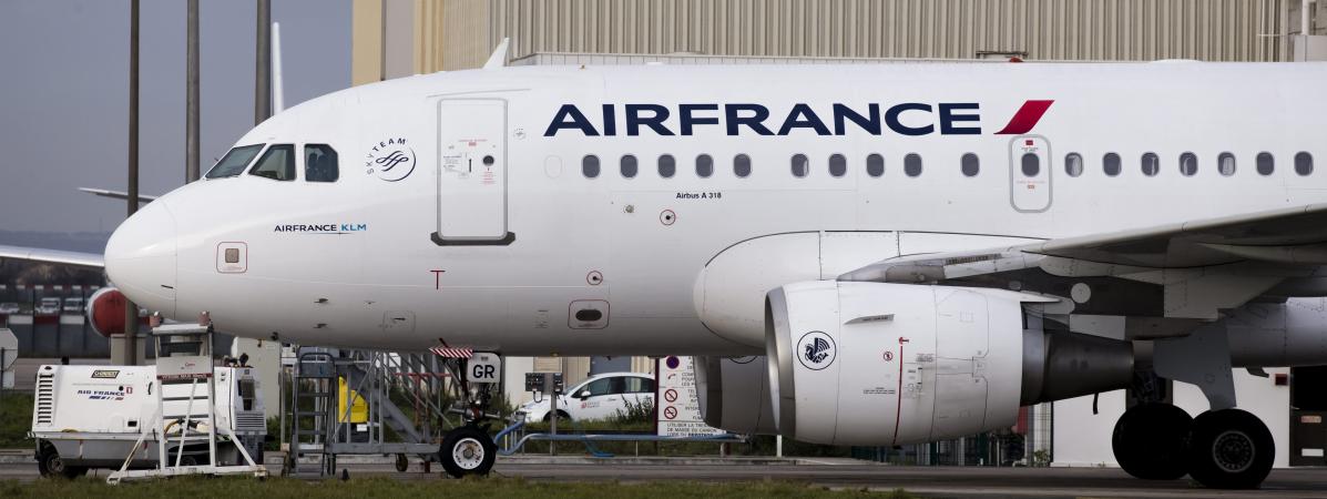 Un avion de la compagnie Air France sur le tarmac de l\'aéroport Roissy Charles de Gaulle, le 30 novembre 2017.