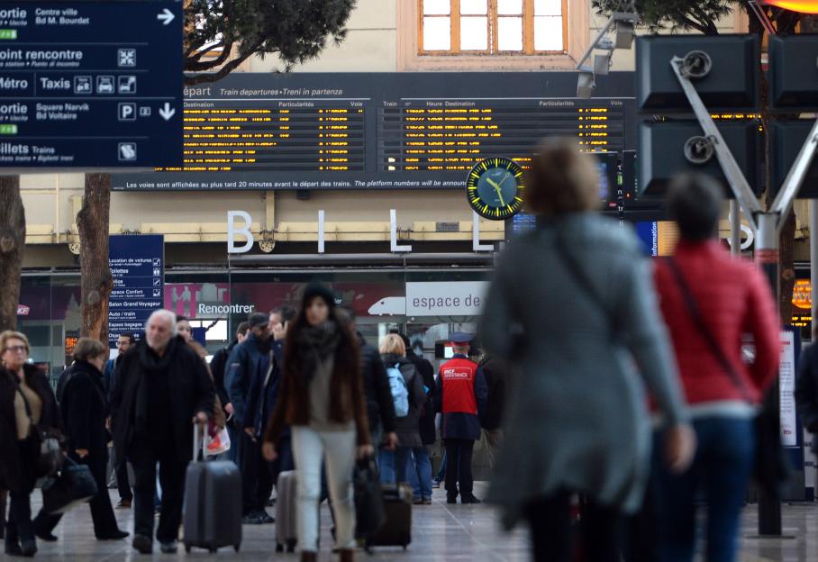 Résultat de recherche d'images pour "SNCF : votre train est-il plus souvent en retard que les autres ? Vérifiez-le avec notre moteur de recherche"