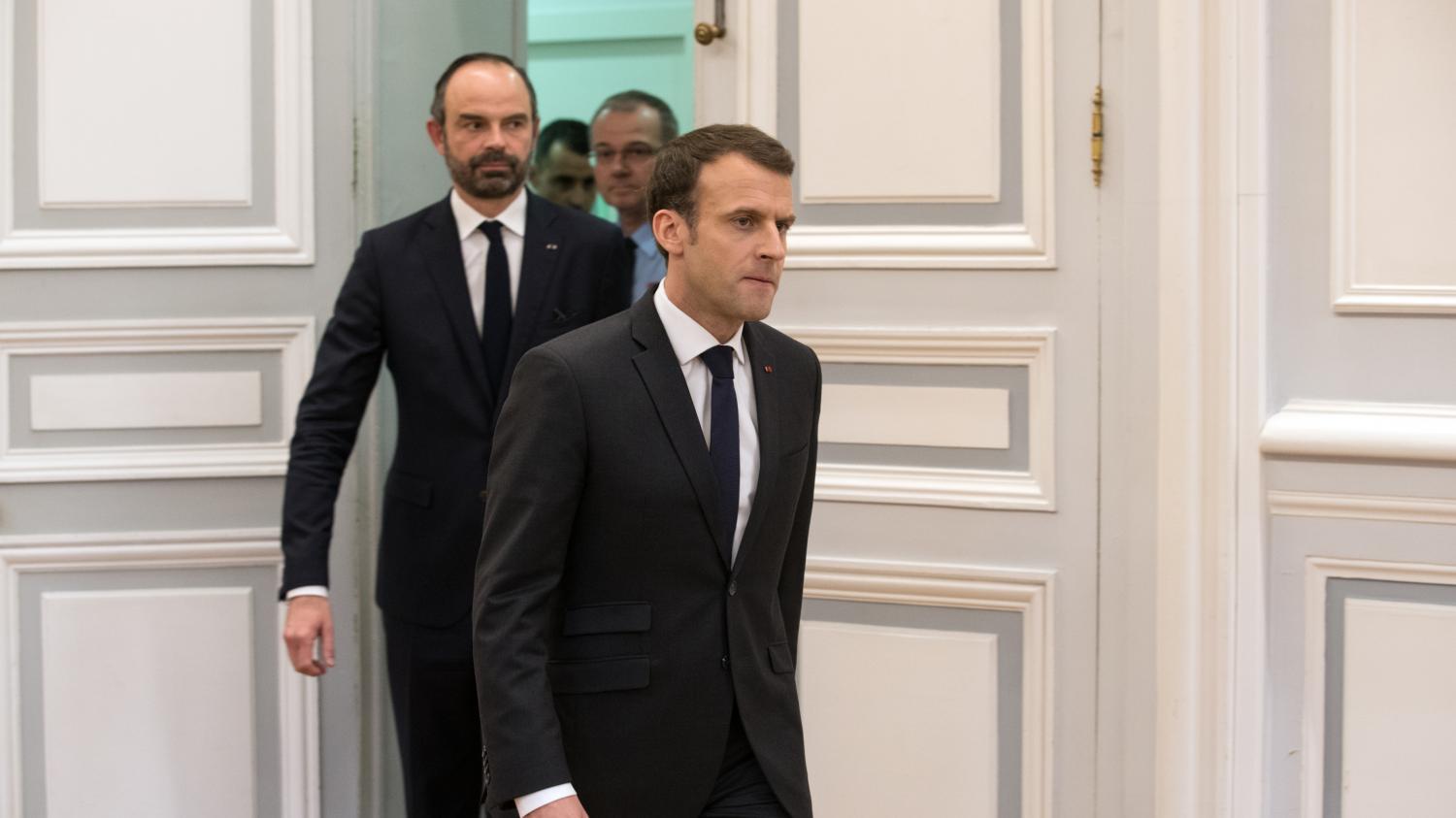 Après deux mois de baisse, la popularité d'Emmanuel Macron 