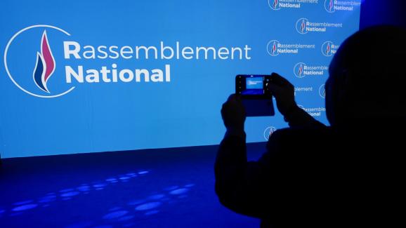 Le nouvau logo du \"Rassemblement national\" (le nouveau nom du Front naional)&nbsp;a été dévoilé, vendredi 1er juin.