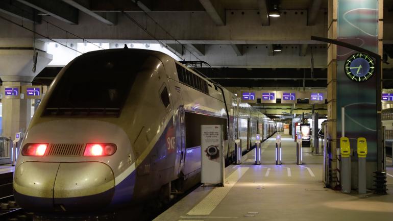 Un TGV à la gare Montparnasse, à Paris, le 8 avril 2018.