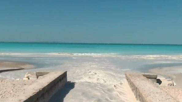 Video Sable Blanc Eau Turquoise Et Déchets Toxiques La