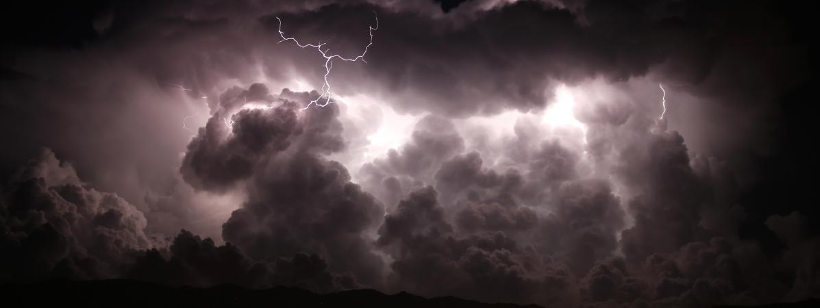 Un orage nocturne, dans la vallée de Taravo, en Corse-du-Sud, le 15 août 2018.