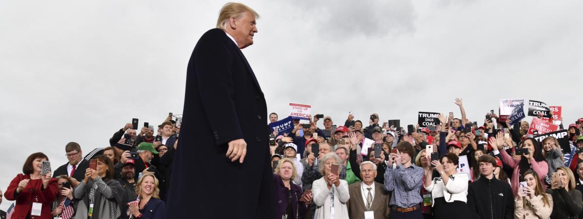 Le prÃ©sident des Etats-Unis, Donald Trump, lors d\'un meeting Ã  l\'aÃ©roport d\'Huntington, en Virginie-Occidentale (Etats-Unis), le 2 novembre 2018.&nbsp;