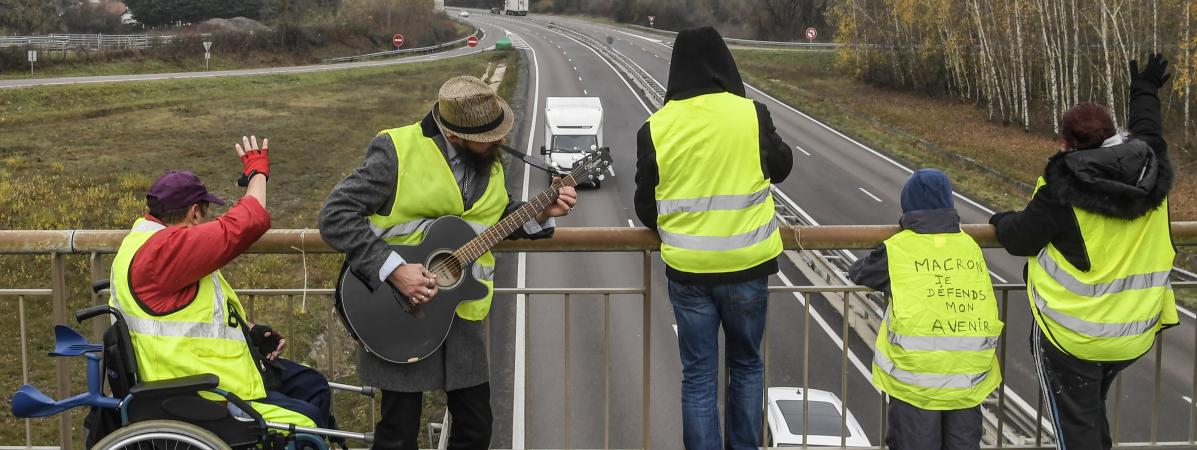 Une mobilisation de gilets jaunes prÃ¨s de Montceau-les-Mines, le 21 novembre 2018.