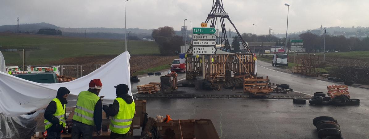 Hautes Alpes Le Parquet Menace De Poursuivre Les Gilets